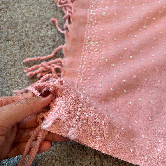 Baby/light pink 100 percent wool embellished scarf/wrap - Picture 3 of 10